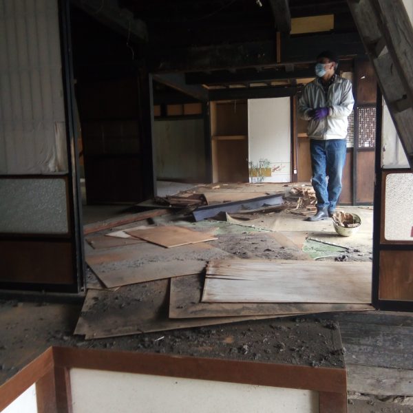 内観／土間から居間　2017.04.20