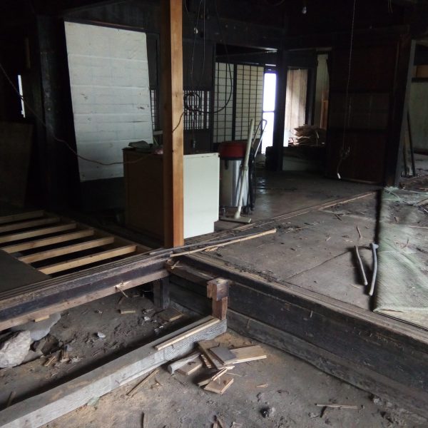 内観／土間から居間　2017.05.16