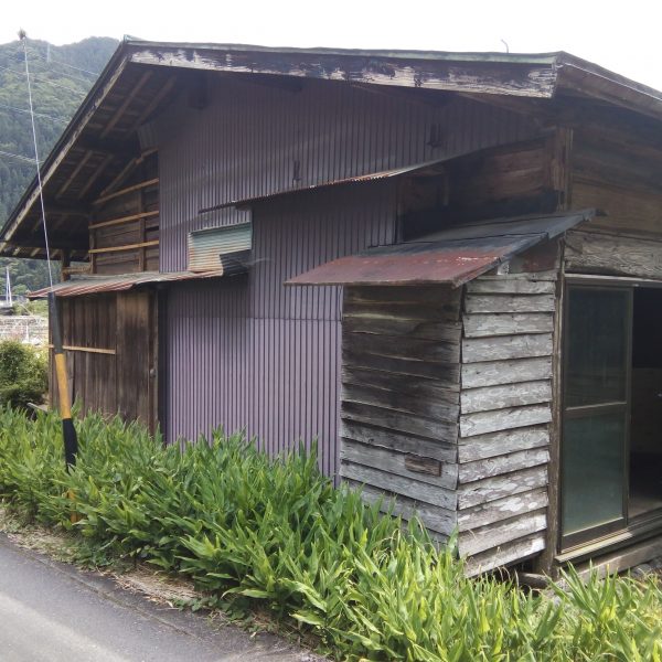 外観／右壁　2017.06.22