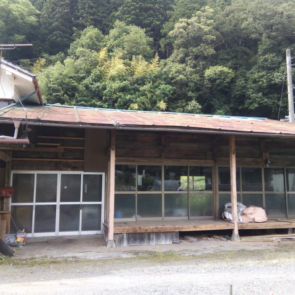 外観／玄関とテラス　2017.06.22