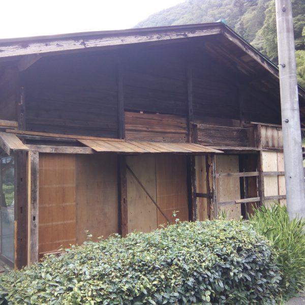 外観／右壁　2017.08.02