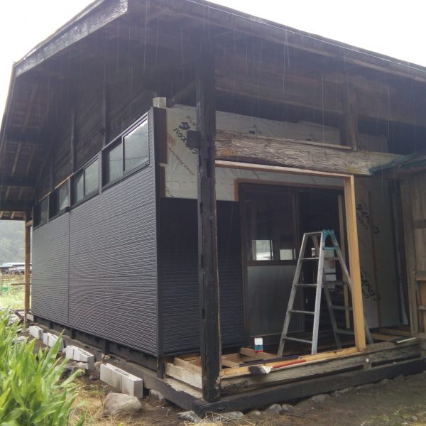 外観／右壁　2018.05.31