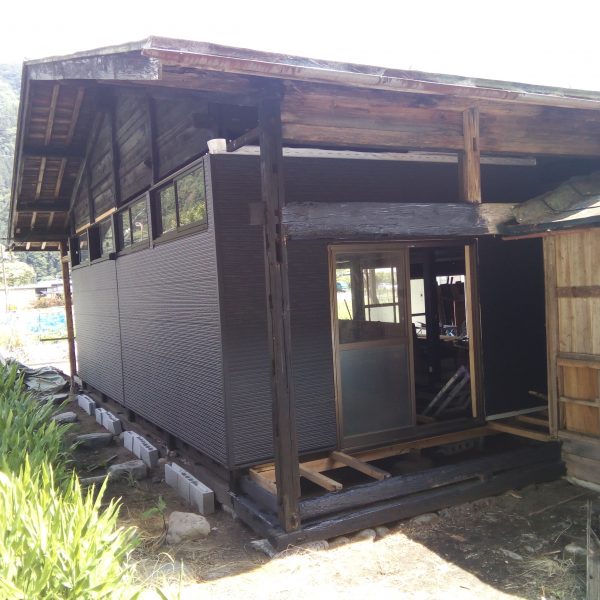 外観／右壁　2018.06.07